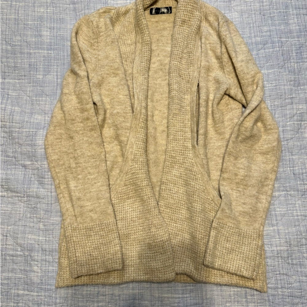 Beige cardigan with pockets